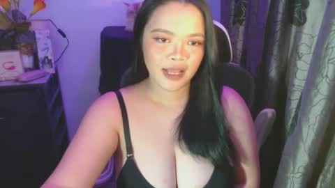 Snapshot of arthemist11 chatting on January 5, 7:49 am monica online show from January 5, 7:49 am