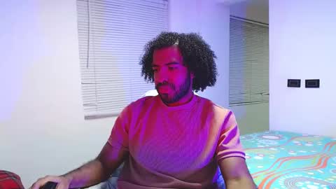 Snapshot of arthur_jamess chatting on September 25, 1:34 am arthur_jamess online show from September 25, 1:34 am