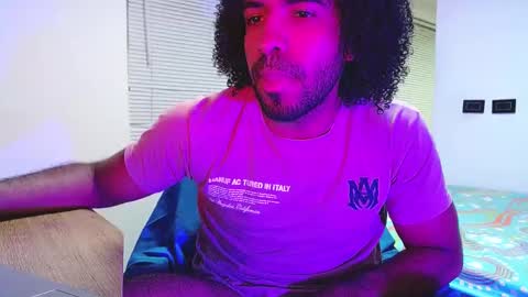 Snapshot of arthur_jamess chatting on October 2, 12:42 am arthur_jamess online show from October 2, 12:42 am