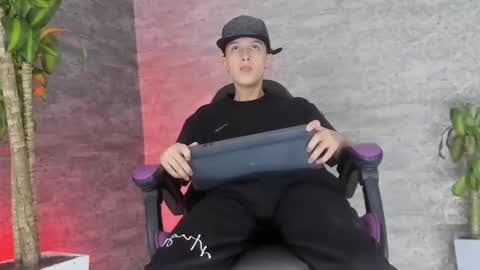 Snapshot of arthurcox_ chatting on September 21, 5:50 pm arthurcox_ online show from September 21, 5:50 pm