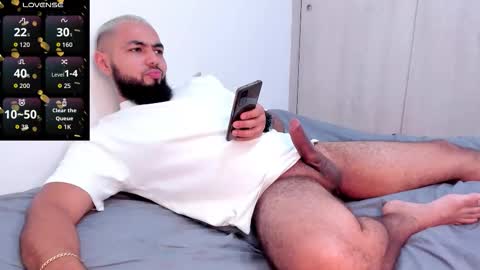 arturguy01 online show from September 8, 9:25 pm