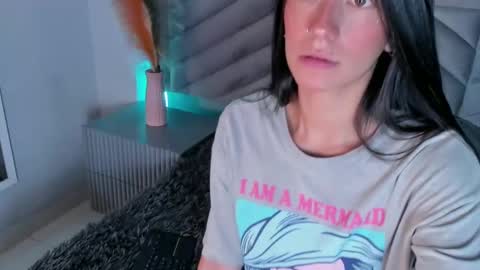 ARY THOMPSON online show from December 5, 8:17 pm