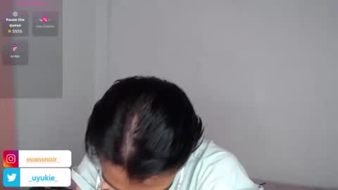 Ash online show from March 6, 6:29 pm