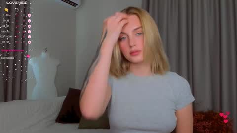 Snapshot of ashbunny_ chatting on September 13, 9:56 am your pretty Ashley online show from September 13, 9:56 am