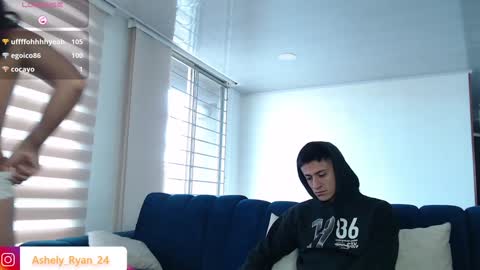 Snapshot of ashely_ryan24 chatting on December 19, 3:52 pm Ashley And Ryan  online show from December 19, 3:52 pm