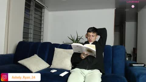 Snapshot of ashely_ryan24 chatting on March 5, 11:27 pm Ashley And Ryan  online show from March 5, 11:27 pm