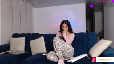 Snapshot of ashely_ryan24 chatting on September 26, 11:24 pm Ashley And Ryan  online show from September 26, 11:24 pm