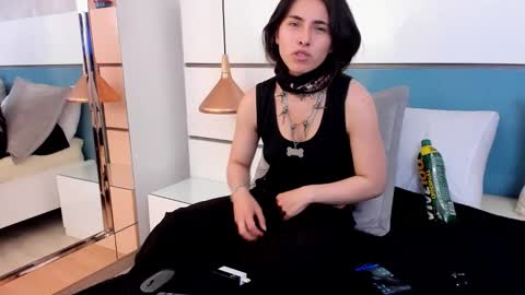 Ashkoreh online show from November 20, 9:12 pm