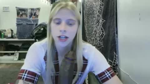 Ashlee Wolf online show from November 11, 10:23 pm