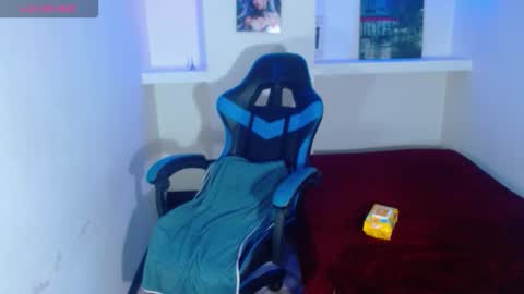 ashley17_ online show from January 11, 4:51 am