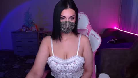 Snapshot of ashley__cooper__ chatting on February 2, 4:59 am   Yasmina   online show from February 2, 4:59 am
