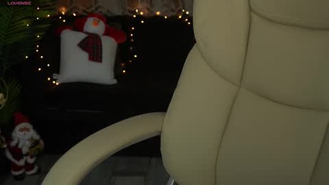 ashleybaee online show from January 16, 2:04 pm