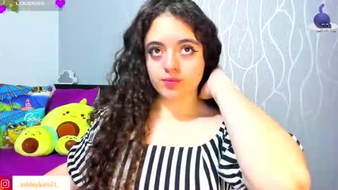 .. Ashley .. online show from December 17, 1:23 am