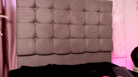 Ashley Lauren online show from March 11, 9:40 pm