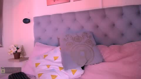 Snapshot of ashlie_dixon1 chatting on January 23, 9:29 pm Ashlie  online show from January 23, 9:29 pm