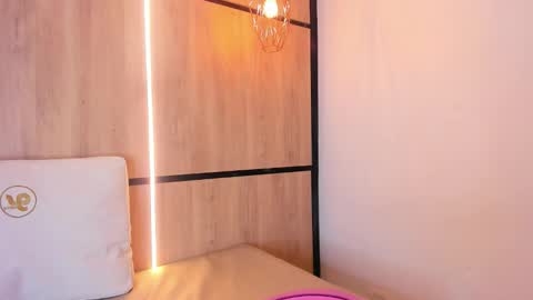 ashlyn online show from January 7, 8:47 pm