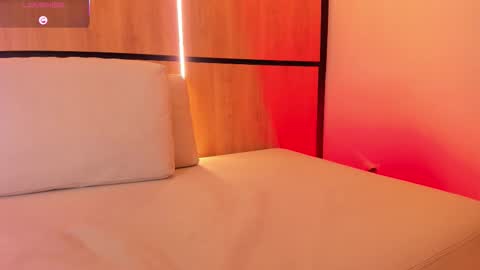 ashlyn online show from October 22, 10:00 pm