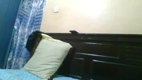 ashyneil_ online show from June 16, 7:18 pm