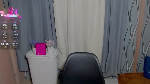 asian_ainsley69 online show from January 13, 7:10 pm