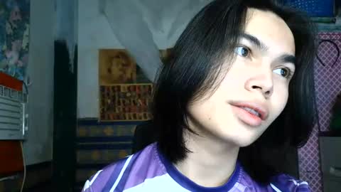 asian_babyboi online show from June 18, 11:37 am
