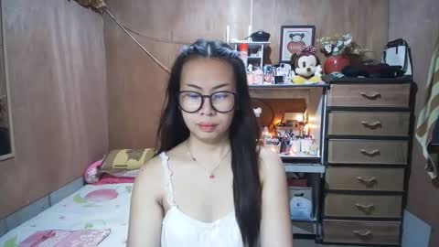 asian_llory online show from September 9, 11:49 pm