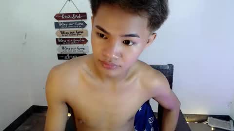 asian_lover05 online show from April 5, 7:22 pm