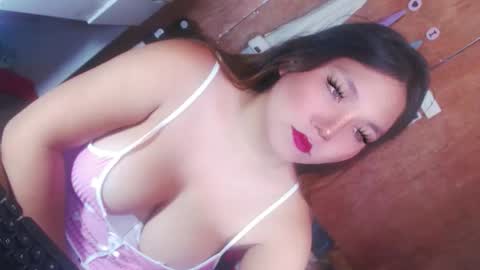 asianbigbobsie online show from September 21, 5:28 pm