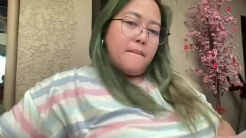Curvy online show from June 15, 9:51 pm
