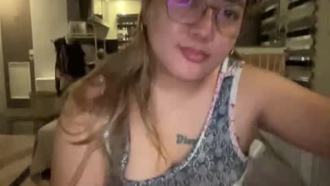 Curvy online show from June 9, 10:20 pm