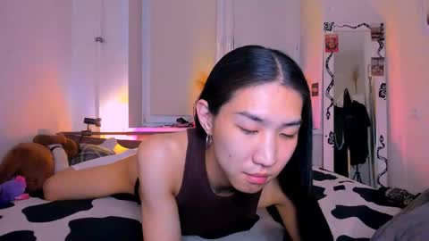 asiancvnt online show from May 1, 8:14 pm