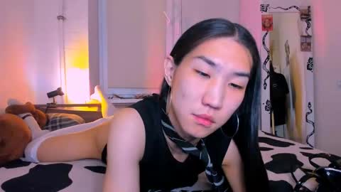 asiancvnt online show from April 28, 8:24 pm