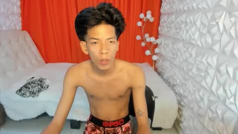 asiankingfucker online show from May 21, 9:43 pm