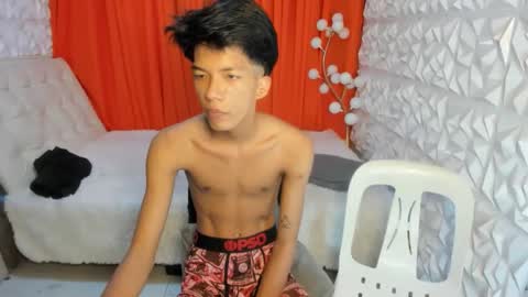 asiankingfucker online show from May 20, 9:32 pm