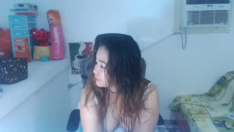 asiankitty23xx online show from July 22, 12:40 pm