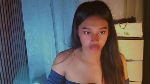 kisses online show from June 19, 2:17 am