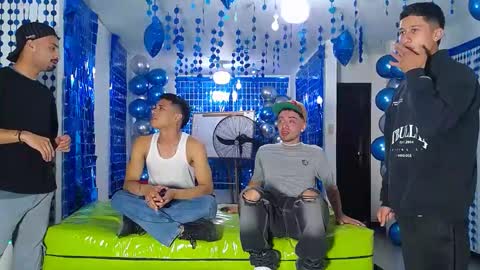 THOMAS AND DAMIAND online show from January 17, 12:20 am