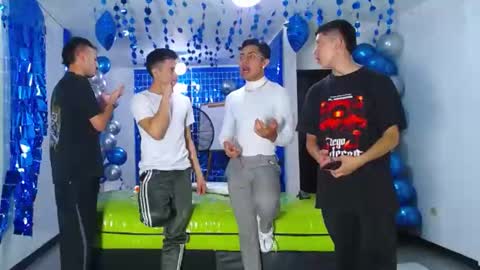 THOMAS AND DAMIAND online show from February 8, 12:17 am