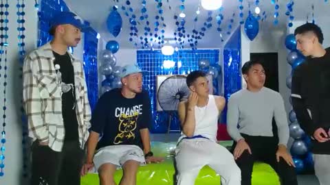 THOMAS AND DAMIAND online show from February 7, 12:09 am