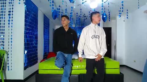 THOMAS AND DAMIAND online show from March 1, 12:07 am