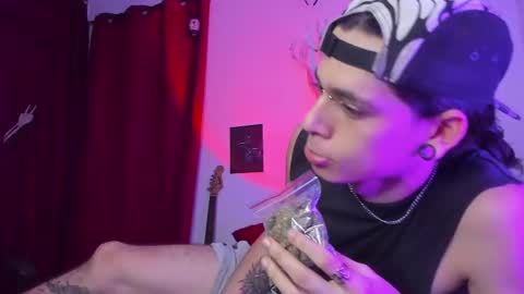 asmodeuszz online show from December 13, 2:10 am