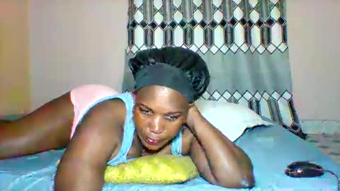 FLORAH DANIEL online show from November 26, 7:32 pm