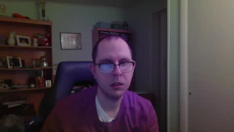 Snapshot of astg94 chatting on October 27, 1:38 am Andrew or Smiley Read the message in bold above the bio design for info on the situation. online show from October 27, 1:38 am