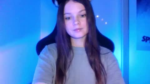 astradream_ online show from February 11, 9:07 pm