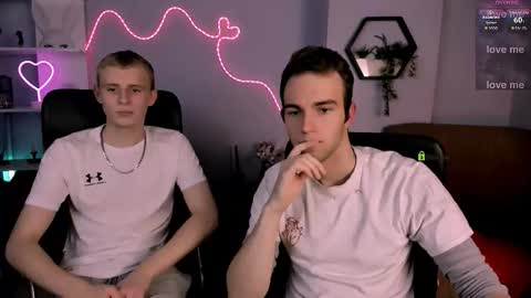 astren online show from February 4, 8:24 pm