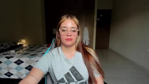 atenas online show from March 12, 10:07 pm