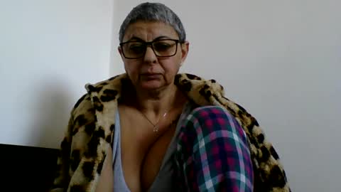 atikaarea online show from February 14, 11:53 am