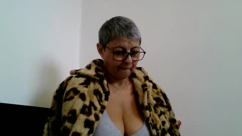 atikaarea online show from February 27, 10:44 am