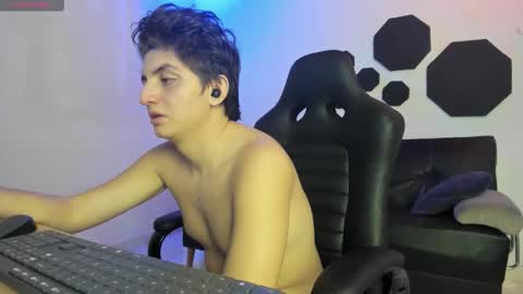 Alex online show from April 22, 3:19 pm