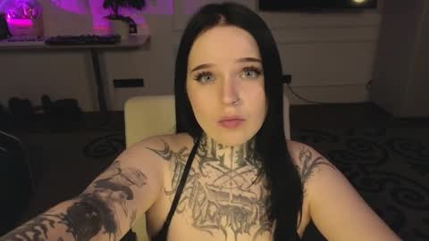 online every day between 10am-23pm online show from April 6, 5:52 am