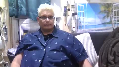 A online show from December 8, 12:41 pm